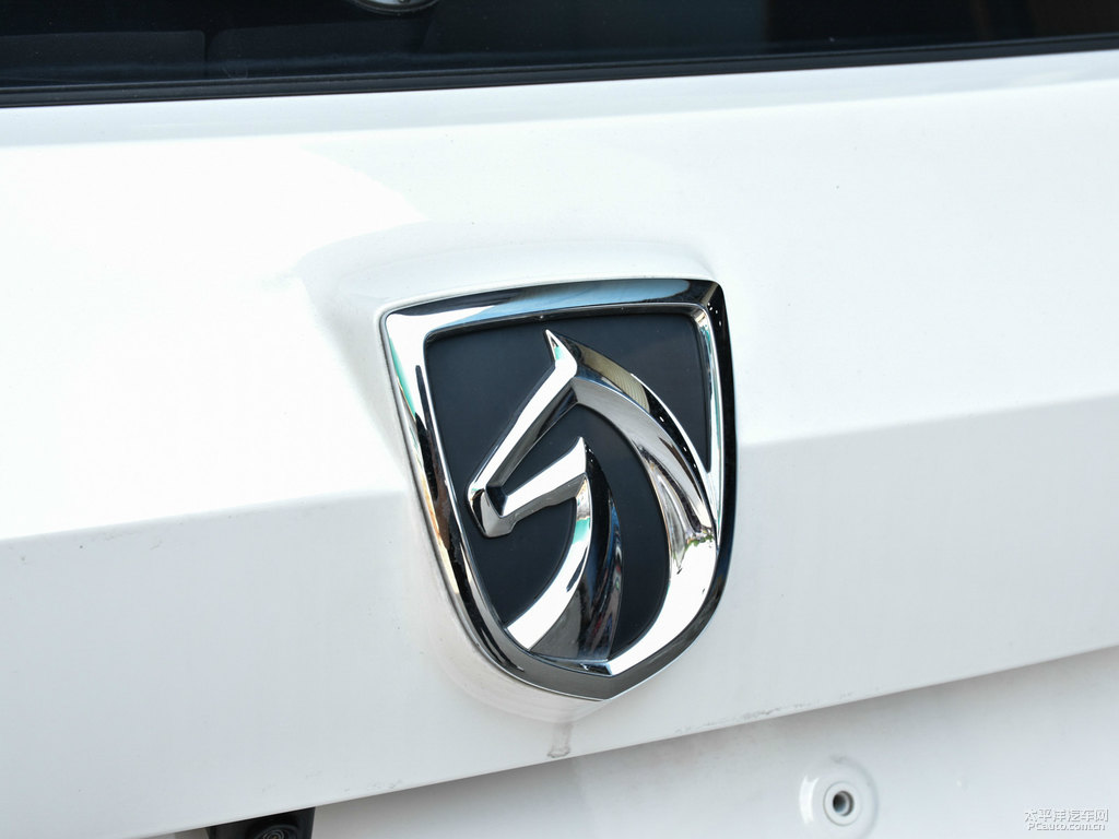 糖果白寶駿510車尾外觀圖片
