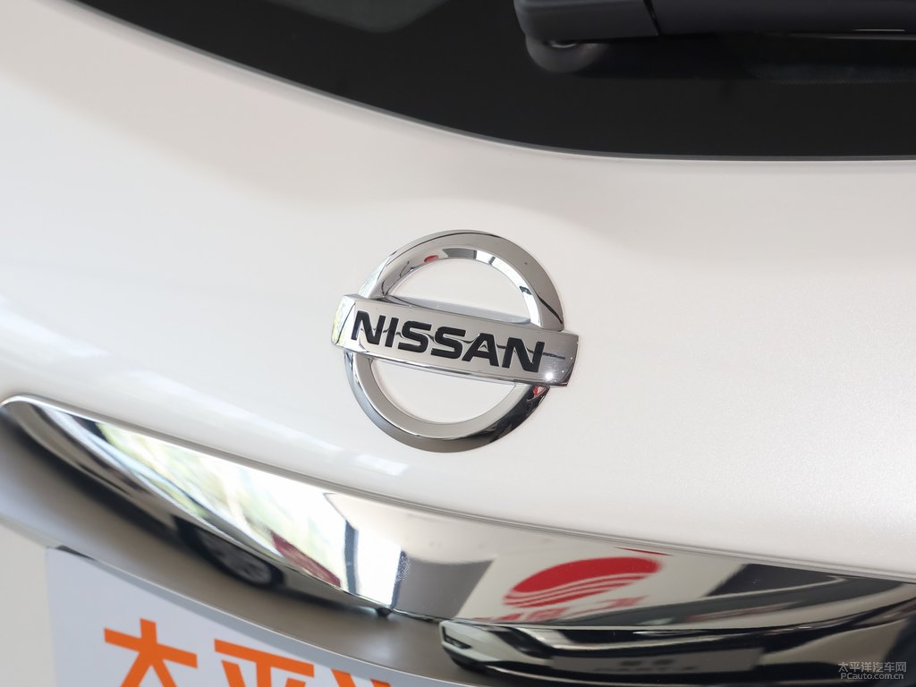 珠光白騏達車尾外觀圖片