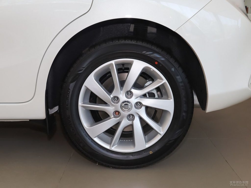 珠光白騏達(dá)車身外觀圖片