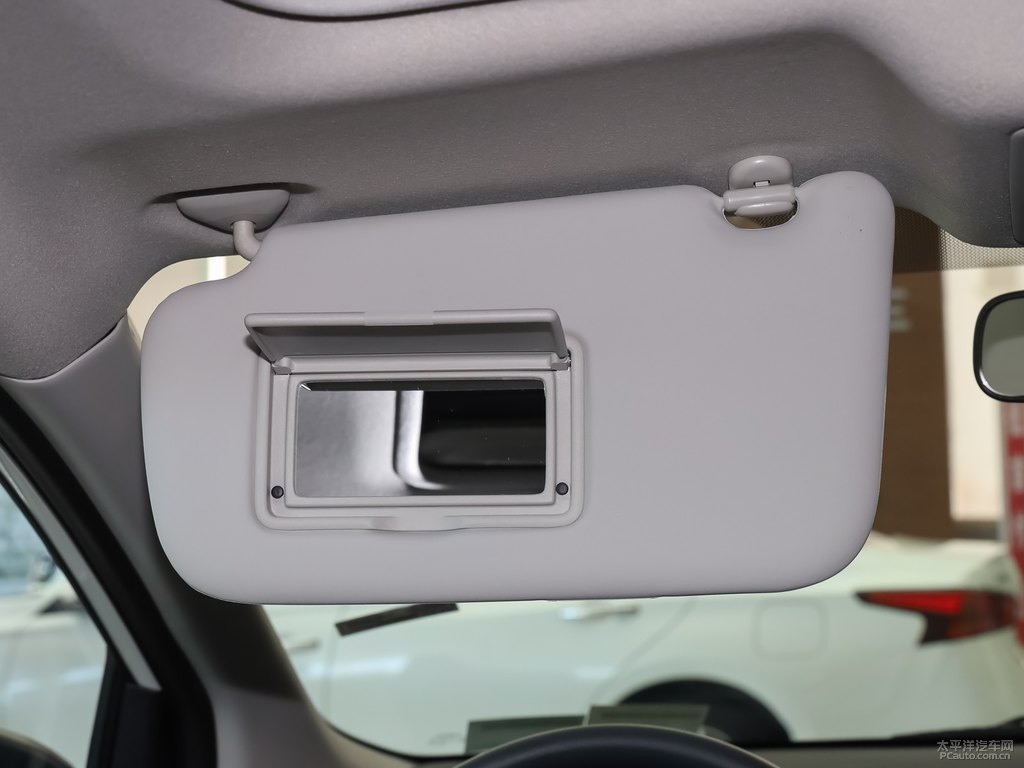 珠光白騏達(dá)車廂內(nèi)飾圖片