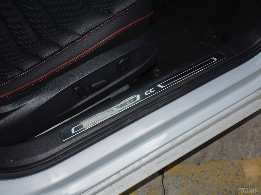 朱鷺白大眾CC車廂內飾圖片
