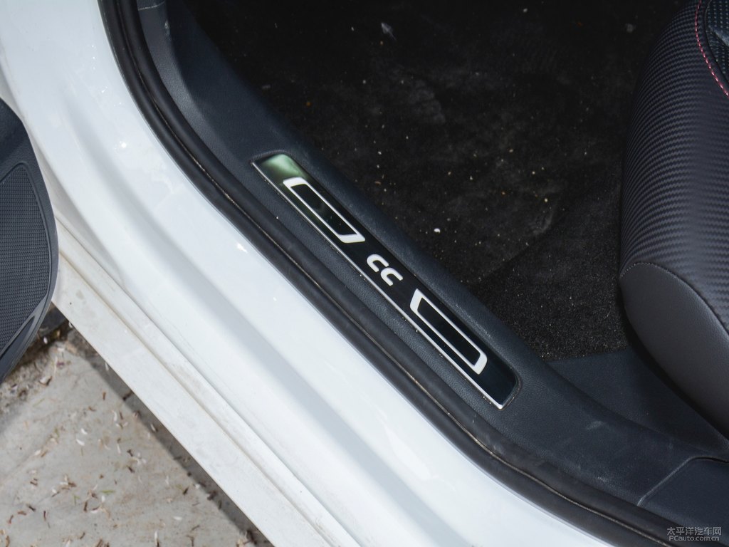 朱鷺白大眾CC車廂內(nèi)飾圖片