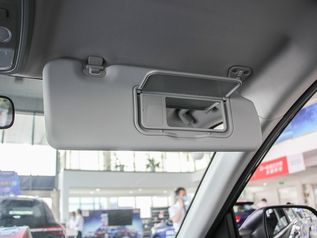 經(jīng)典黑哈弗M6車廂內(nèi)飾圖片