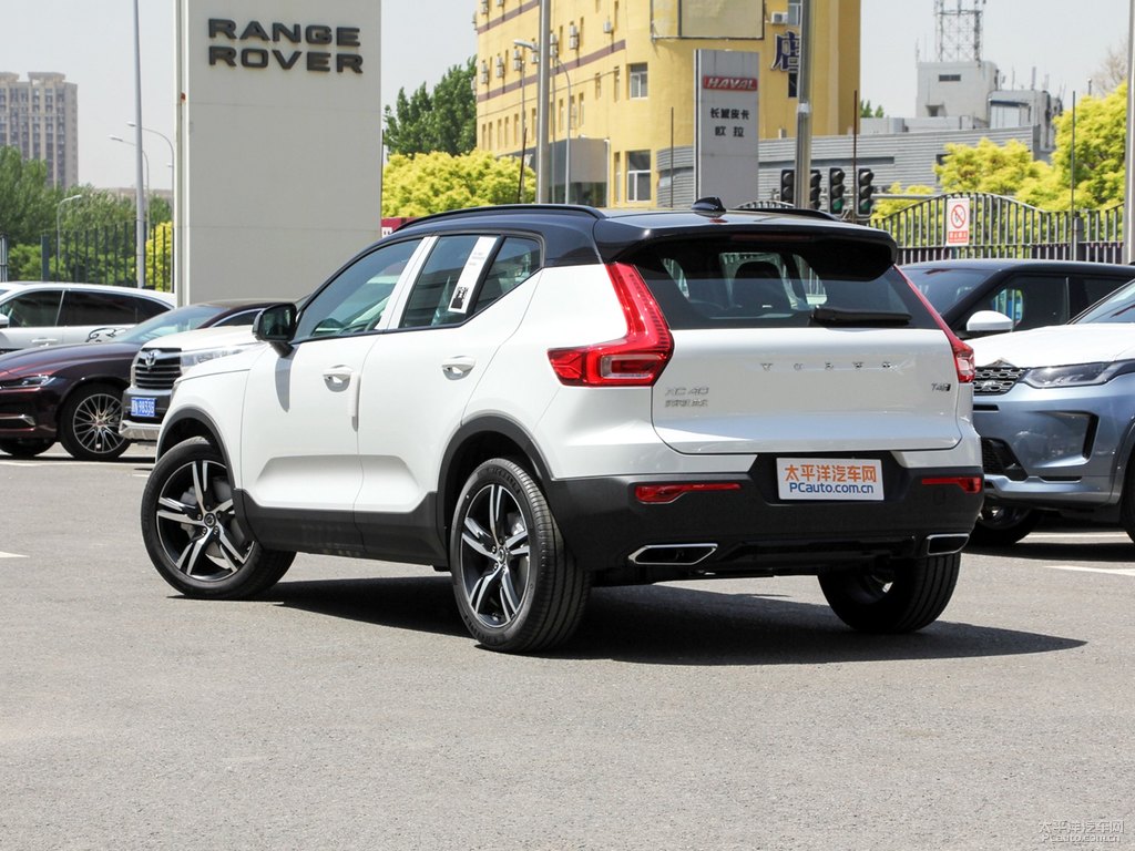 冰雪白沃爾沃XC40整車外觀外觀圖片