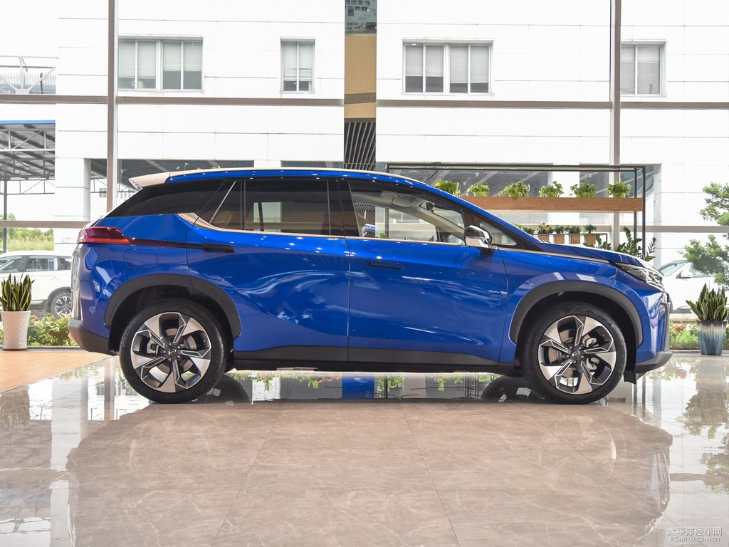 貝加爾藍AION V整車外觀外觀圖片