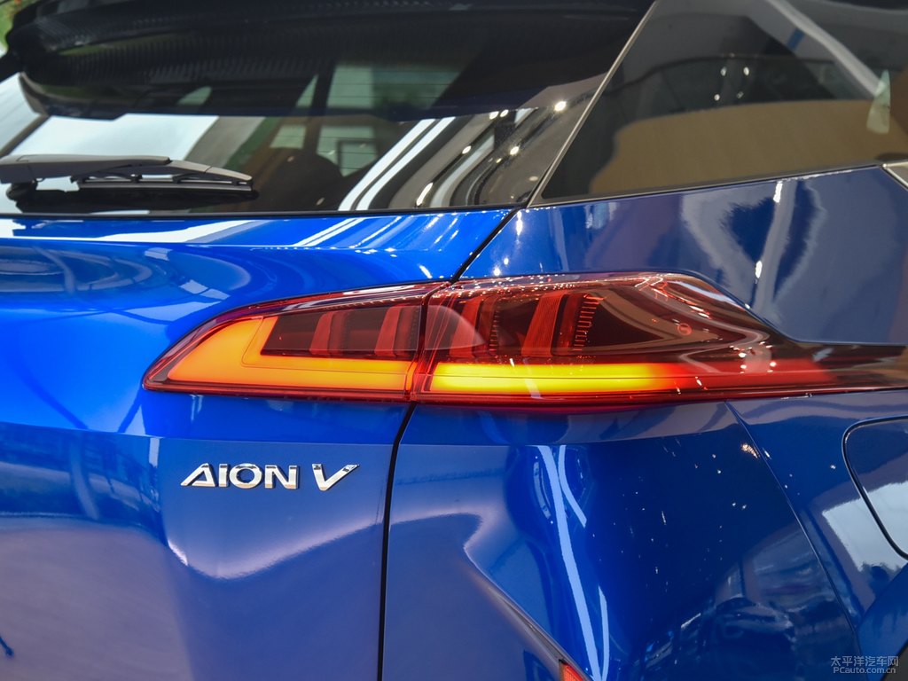 貝加爾藍(lán)AION V車尾外觀圖片