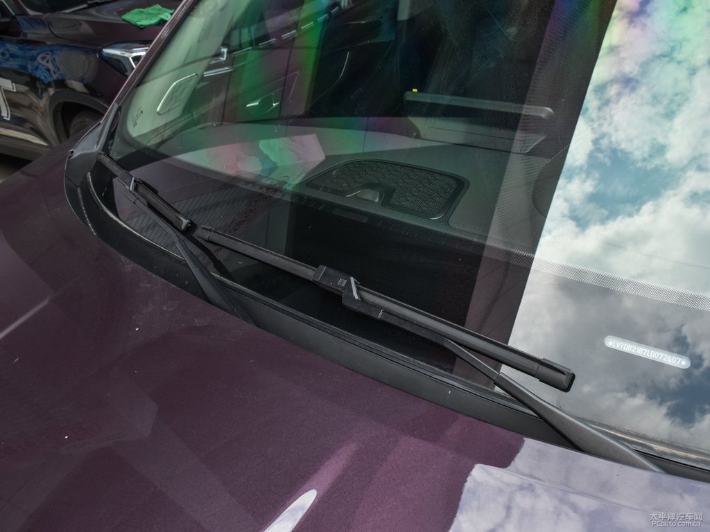 普羅旺斯紫瑞虎8車身外觀圖片