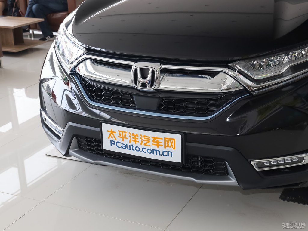 翡玉黑本田CR-V車頭外觀圖片