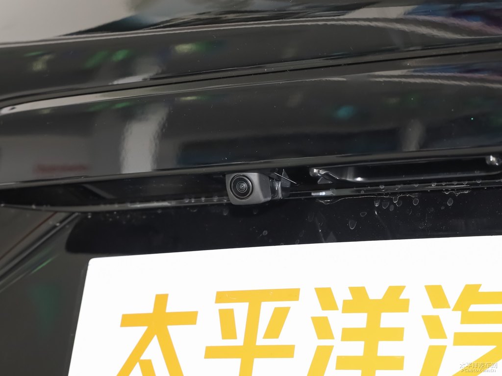 翡玉黑本田CR-V車尾外觀圖片