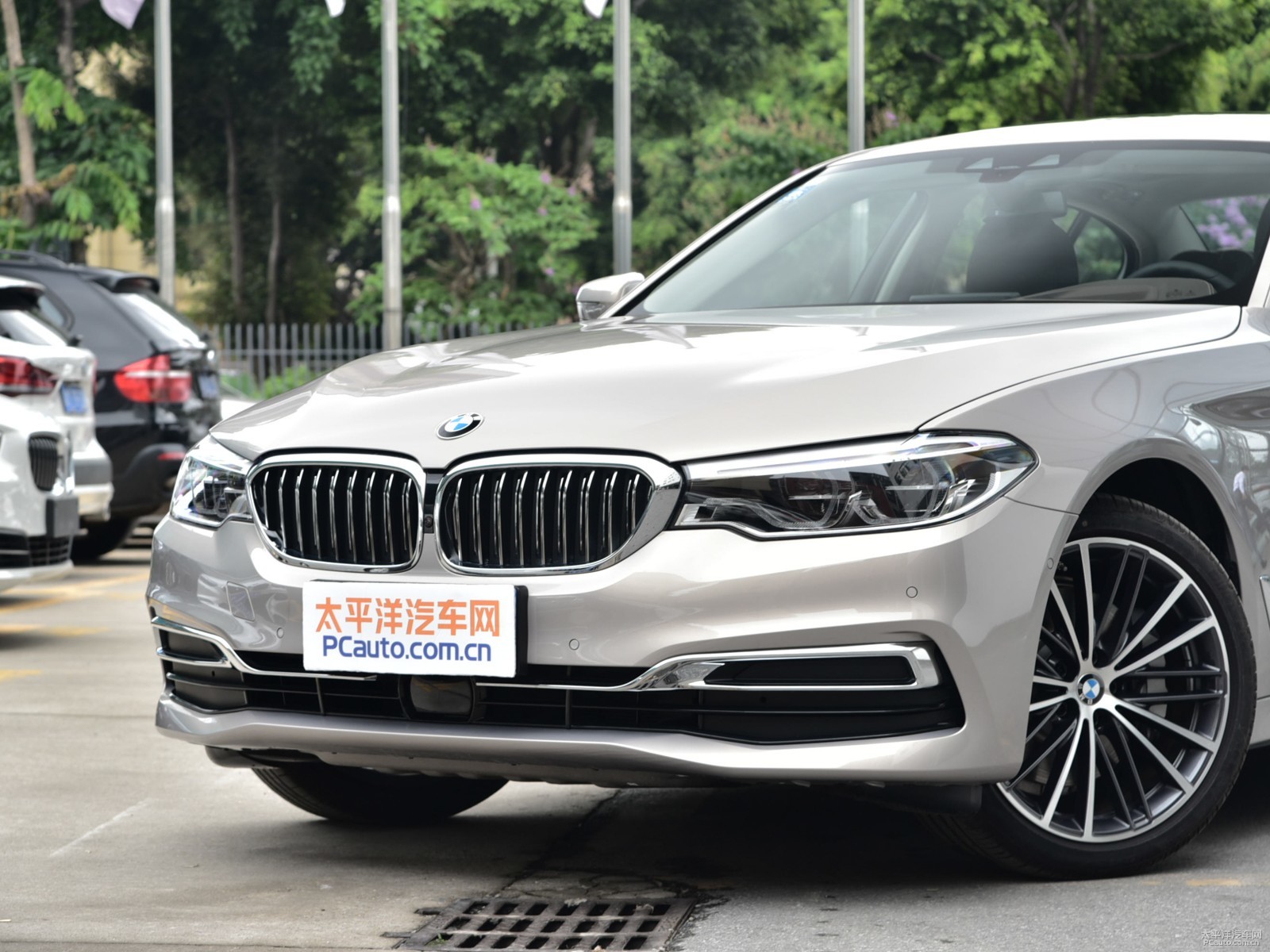 寶馬5系外觀高清大圖