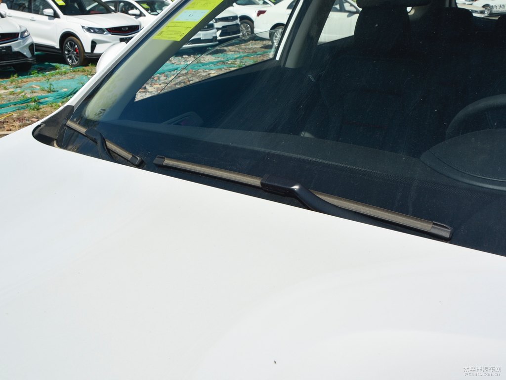 漢玉白博越車身外觀圖片