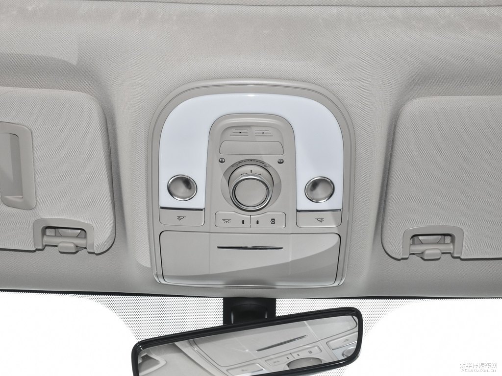 流光白宋車(chē)廂內(nèi)飾圖片