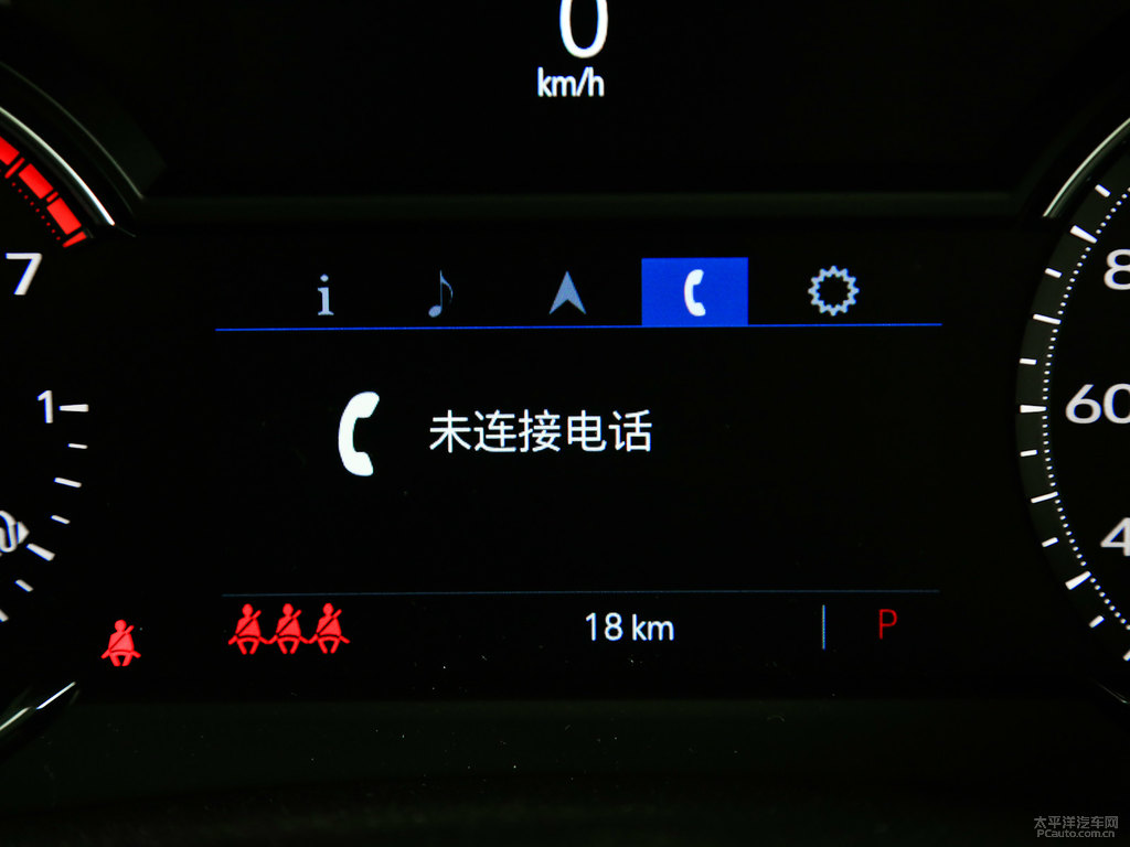 鉆白凱迪拉克XT4中控內(nèi)飾圖片