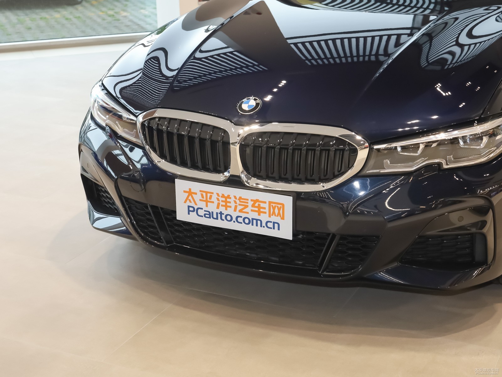 寶馬3系外觀高清大圖