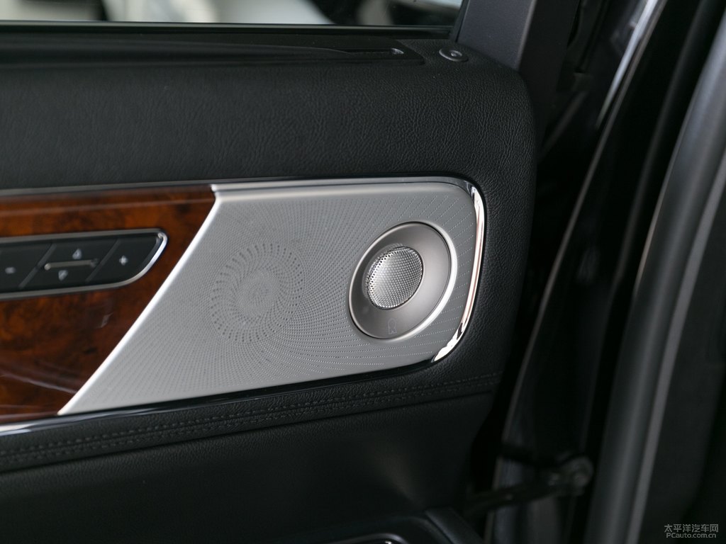 MONOBLACK林肯大陸車廂內(nèi)飾圖片