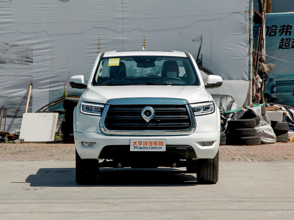簡(jiǎn)約白炮整車外觀外觀圖片
