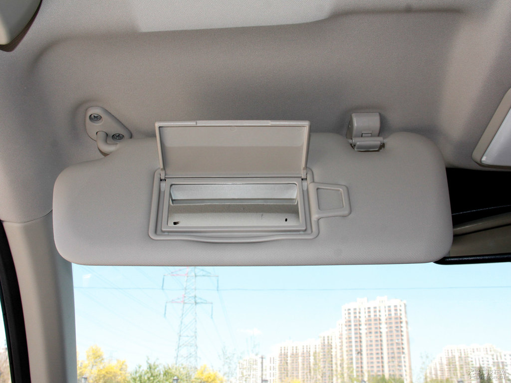 簡約白炮車廂內(nèi)飾圖片