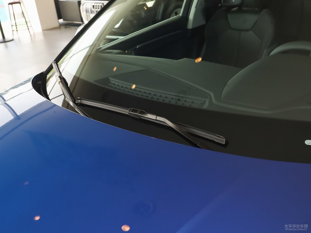 雪邦藍(lán)奧迪Q3 Sportback車(chē)身外觀圖片
