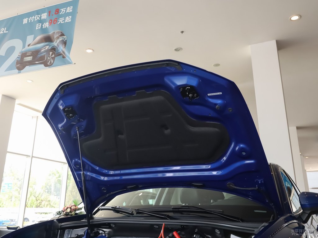 雪邦藍奧迪Q3 Sportback發(fā)動機其它細節(jié)圖片