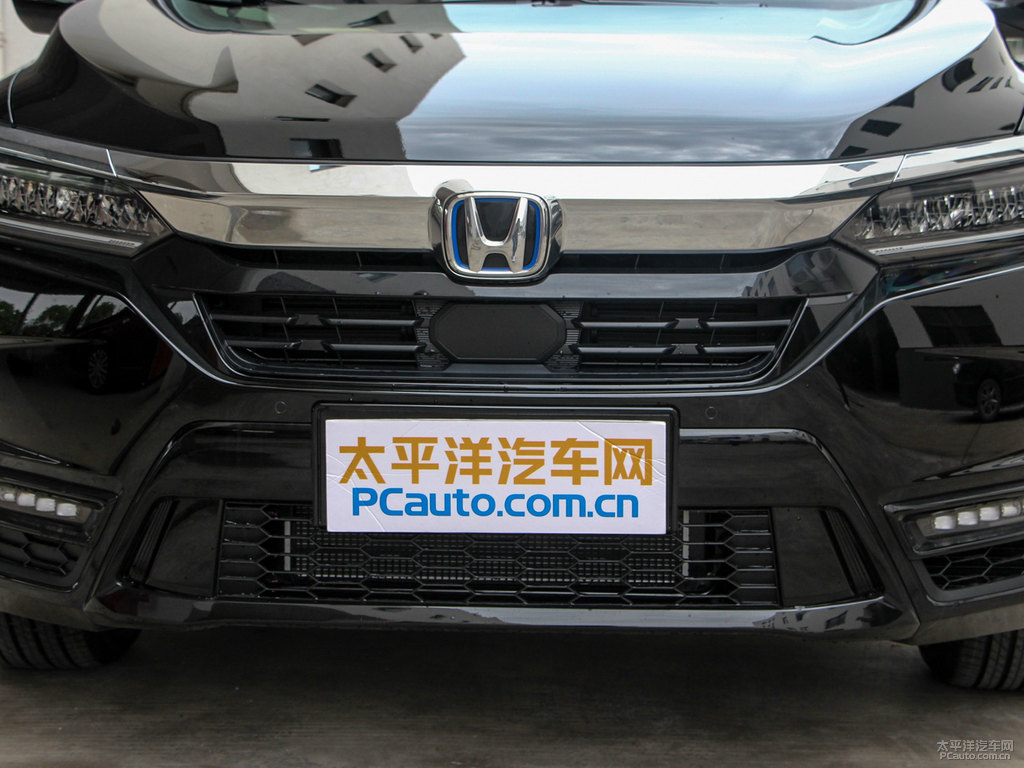 奧夫特黑皓影車頭外觀圖片