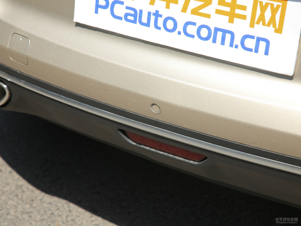 琥珀金帝豪GS車尾外觀圖片