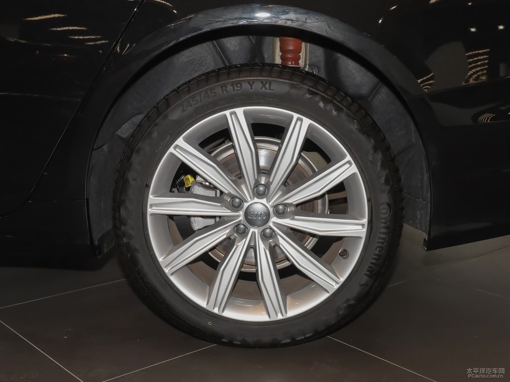 傳奇黑奧迪A6(進(jìn)口)車(chē)身外觀圖片