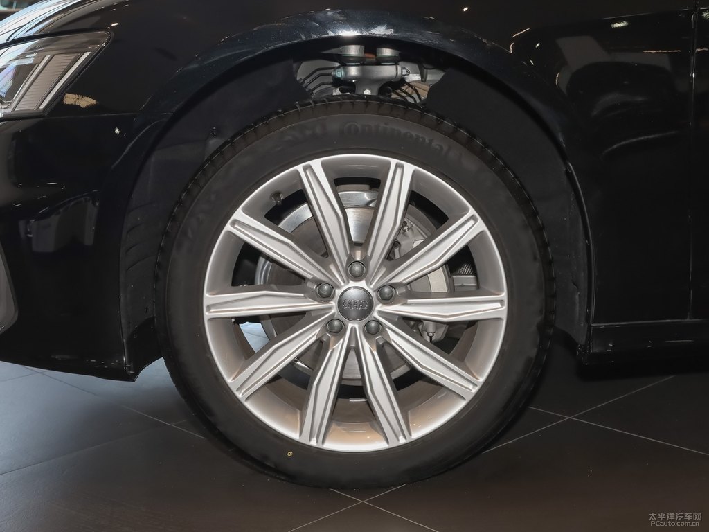 傳奇黑奧迪A6(進(jìn)口)車(chē)身外觀圖片