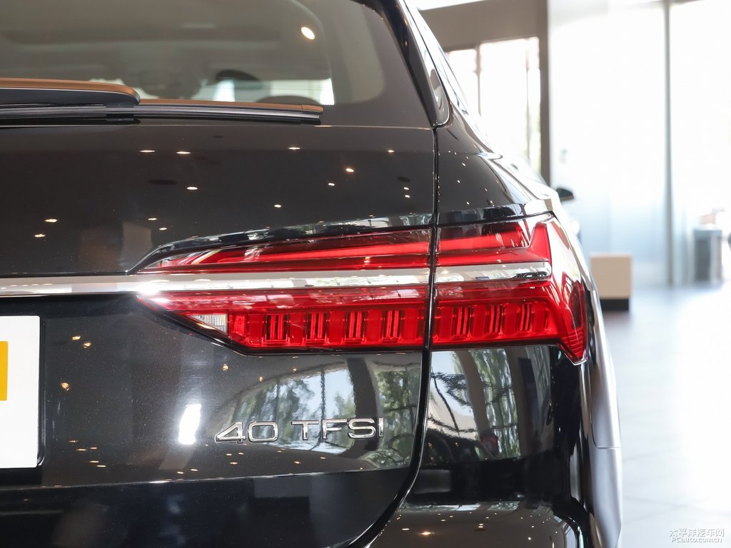 傳奇黑奧迪A6(進(jìn)口)車尾外觀圖片