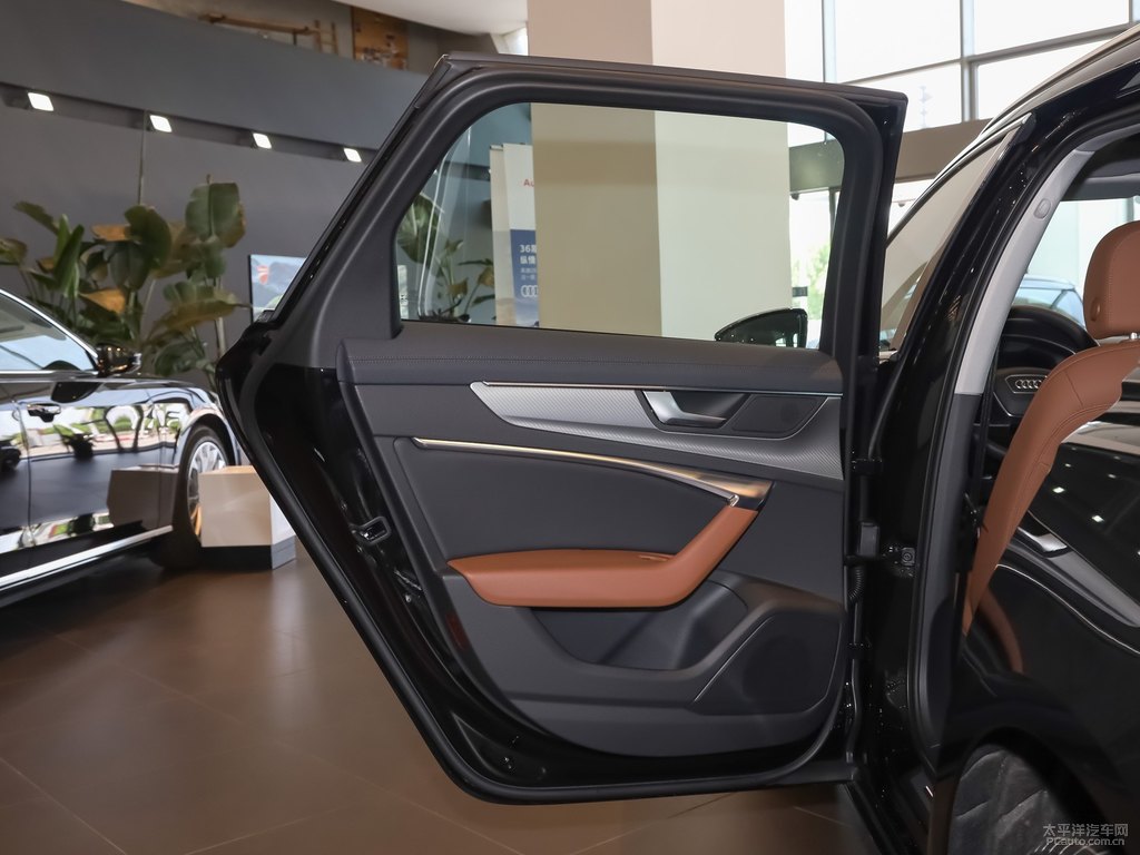 傳奇黑奧迪A6(進口)車廂內飾圖片