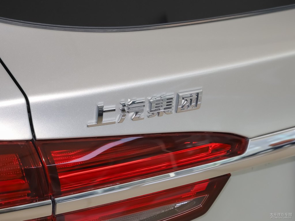 騎士銀榮威RX5車尾外觀圖片