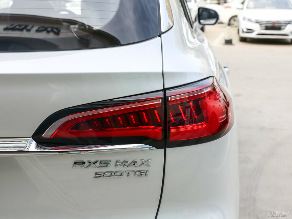 珠光白榮威RX5 MAX車尾外觀圖片