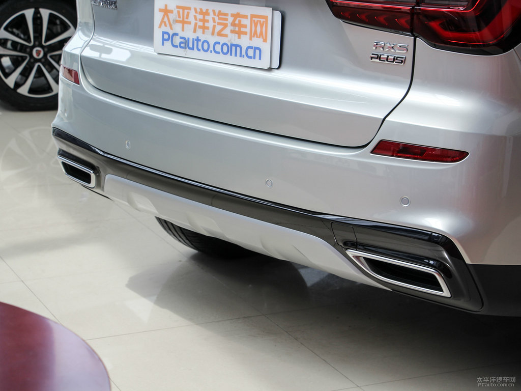 銀葉金榮威RX5車尾外觀圖片