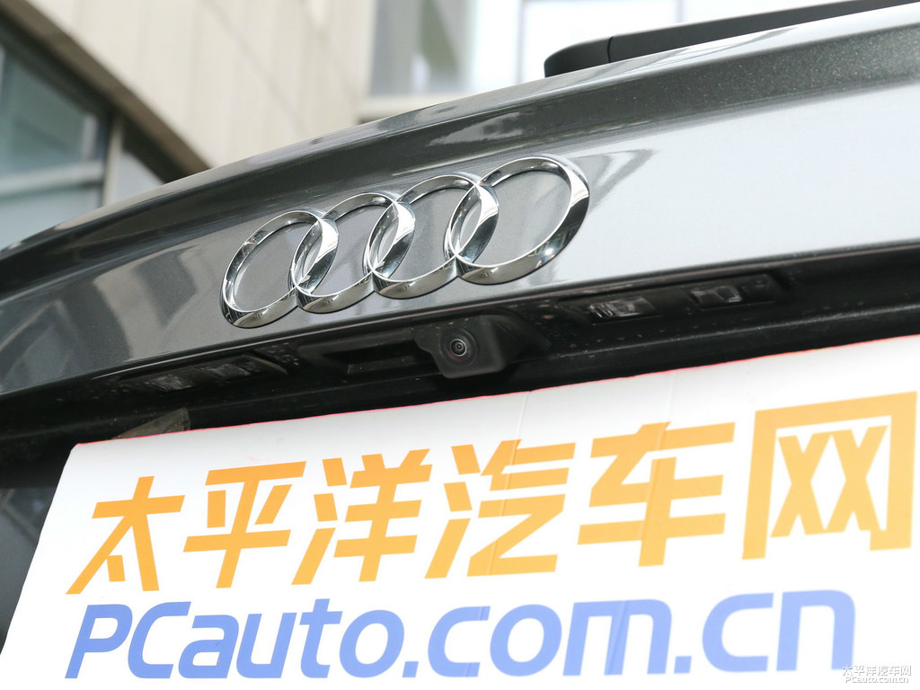 天云灰奧迪Q3 Sportback車尾外觀圖片