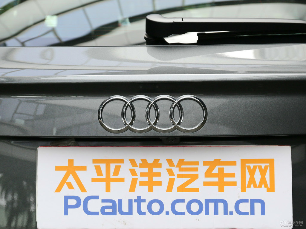 天云灰奧迪Q3 Sportback車尾外觀圖片