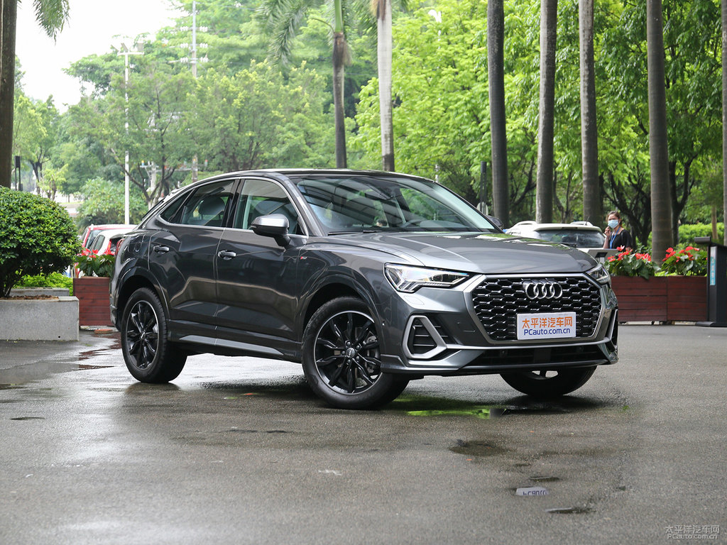 天云灰?jiàn)W迪Q3 Sportback整車(chē)外觀外觀圖片