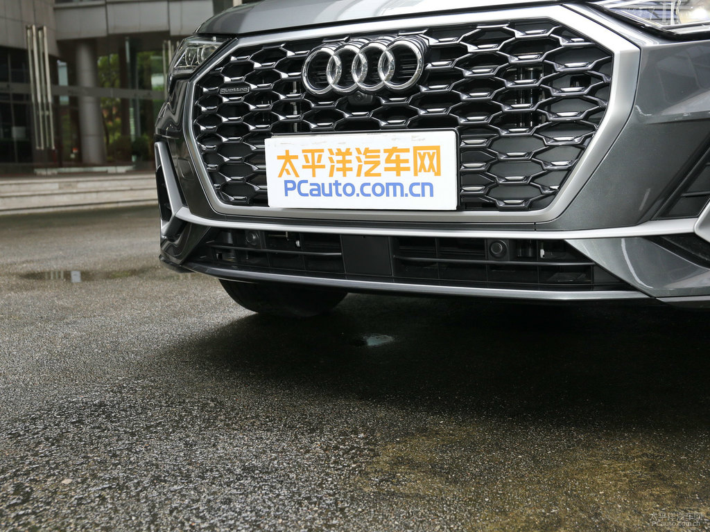 天云灰奧迪Q3 Sportback車頭外觀圖片