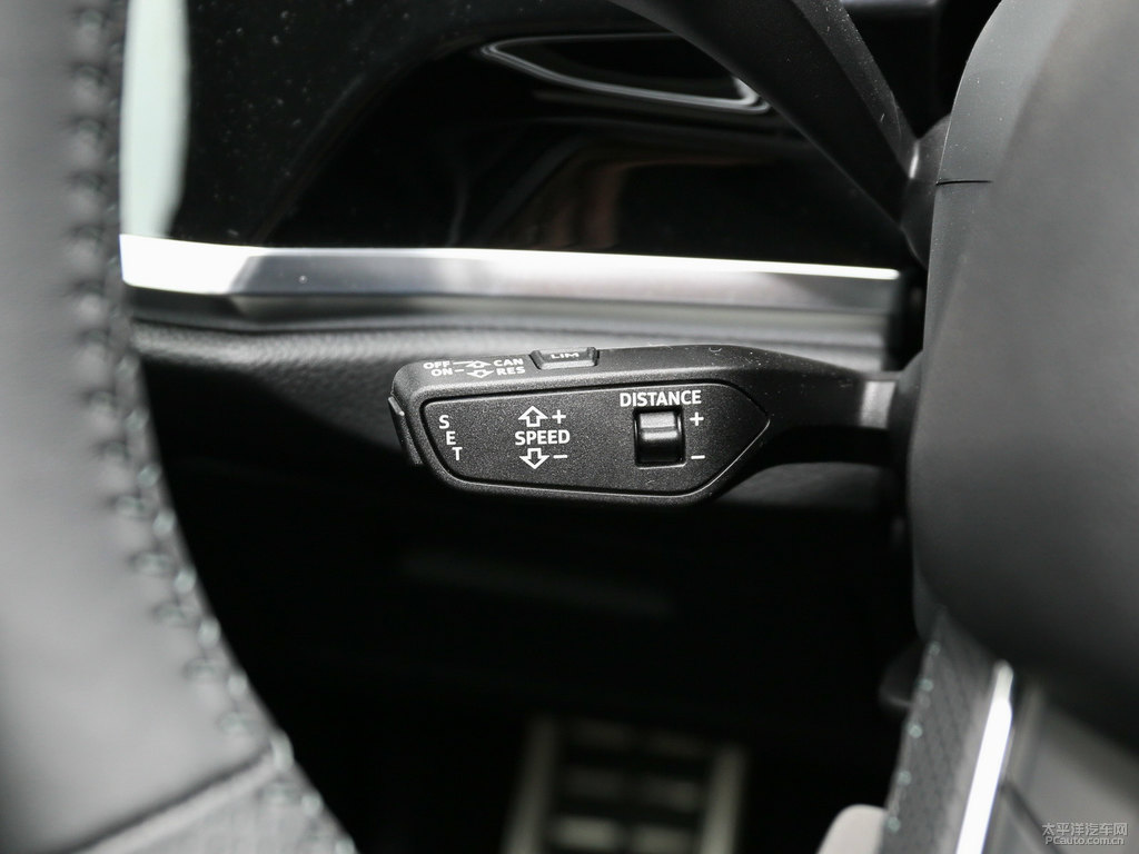 天云灰奧迪Q3 Sportback中控內(nèi)飾圖片