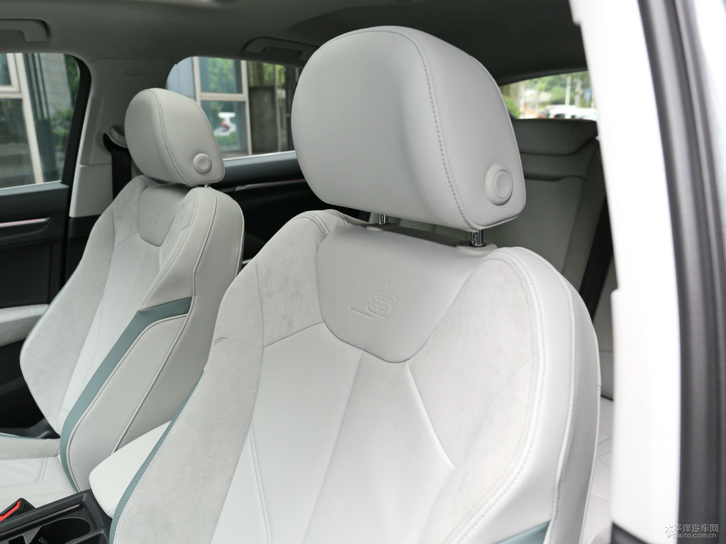 天云灰奧迪Q3 Sportback座椅內(nèi)飾圖片