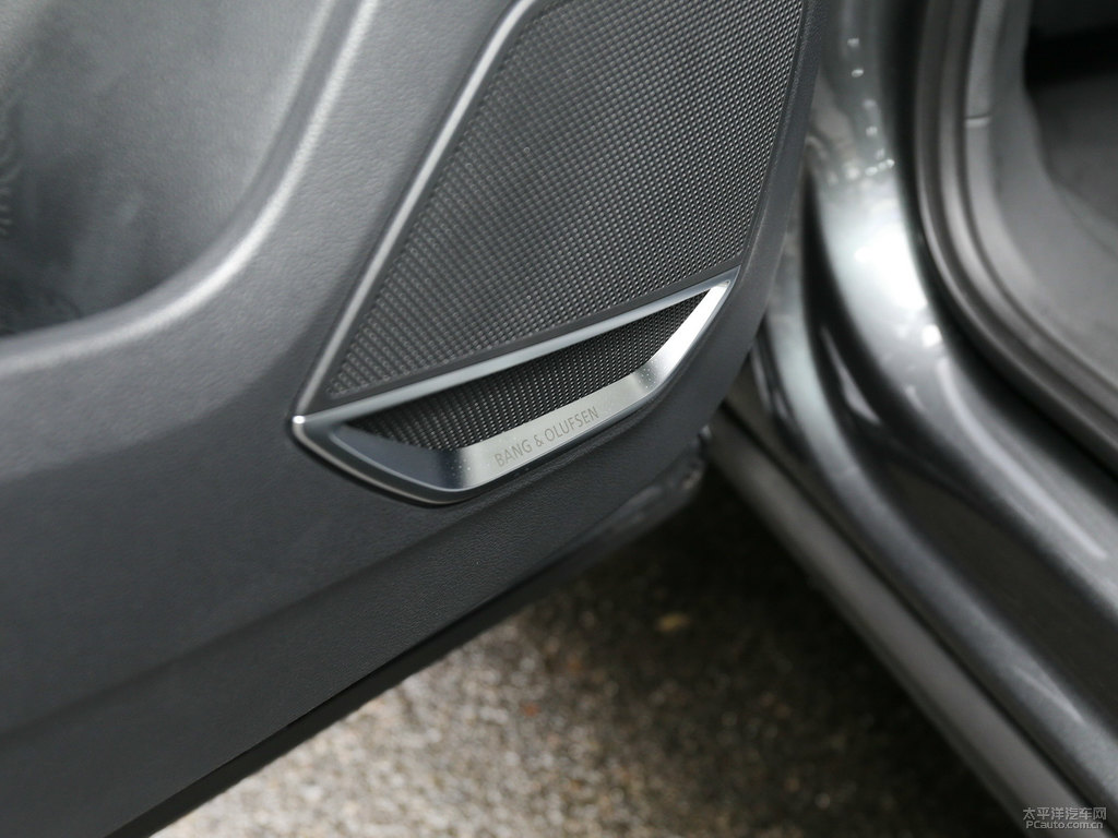 天云灰奧迪Q3 Sportback車廂內(nèi)飾圖片