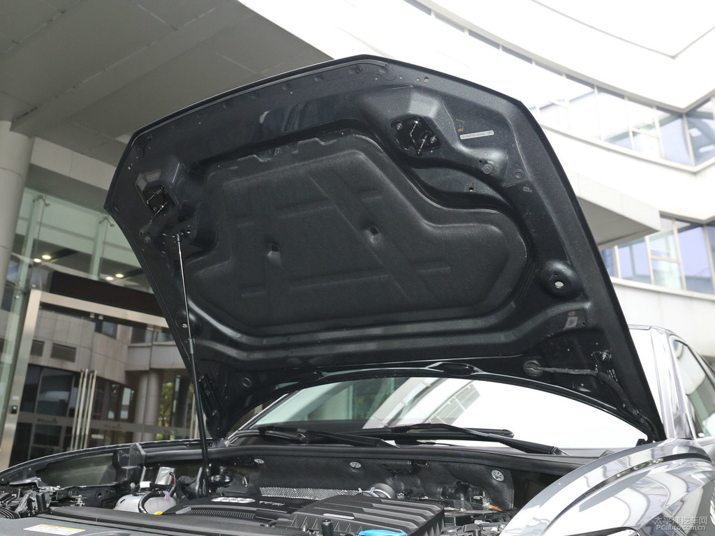天云灰奧迪Q3 Sportback發(fā)動機其它細節(jié)圖片