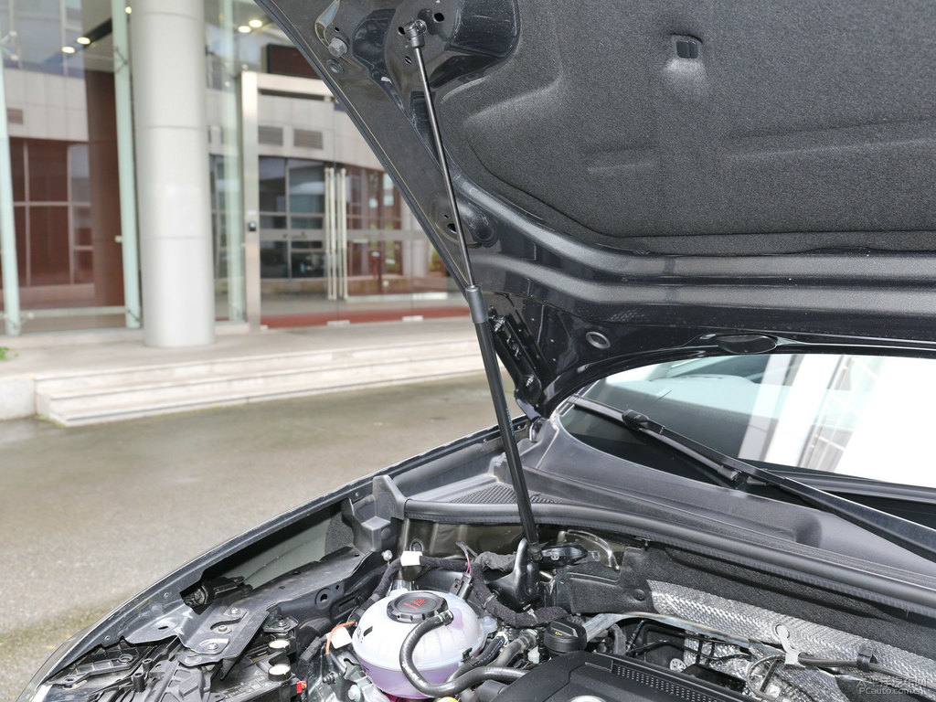天云灰奧迪Q3 Sportback發(fā)動(dòng)機(jī)其它細(xì)節(jié)圖片