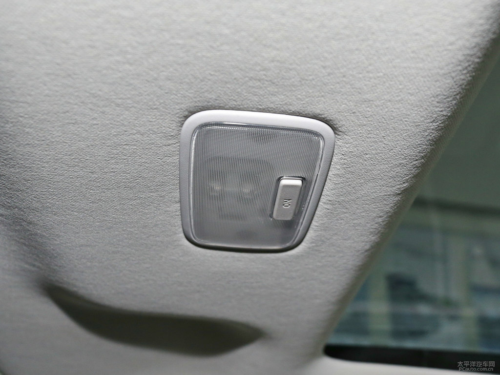 水晶白名圖車廂內(nèi)飾圖片
