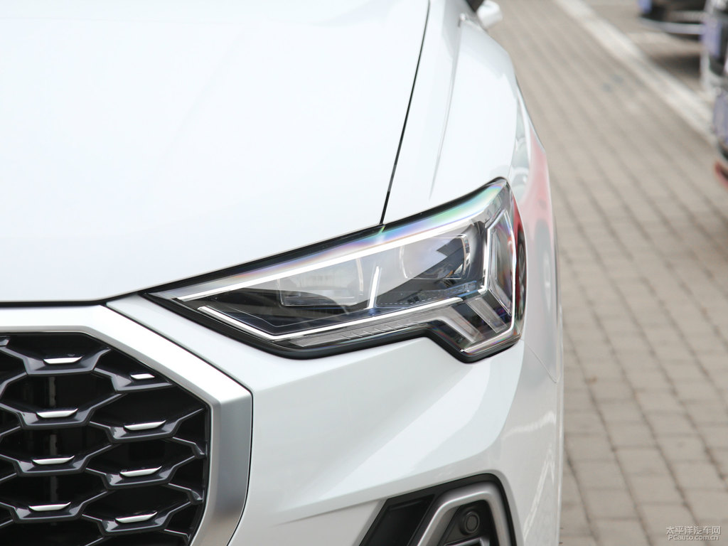 冰川白奧迪Q3 Sportback車頭外觀圖片