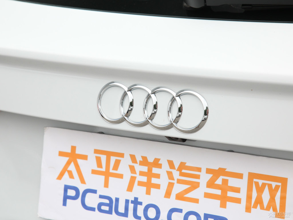冰川白奧迪Q3 Sportback車尾外觀圖片