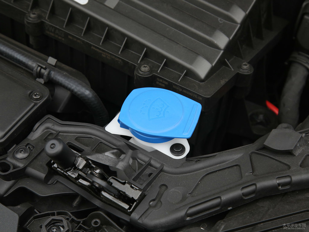 冰川白奧迪Q3 Sportback發(fā)動機其它細節(jié)圖片