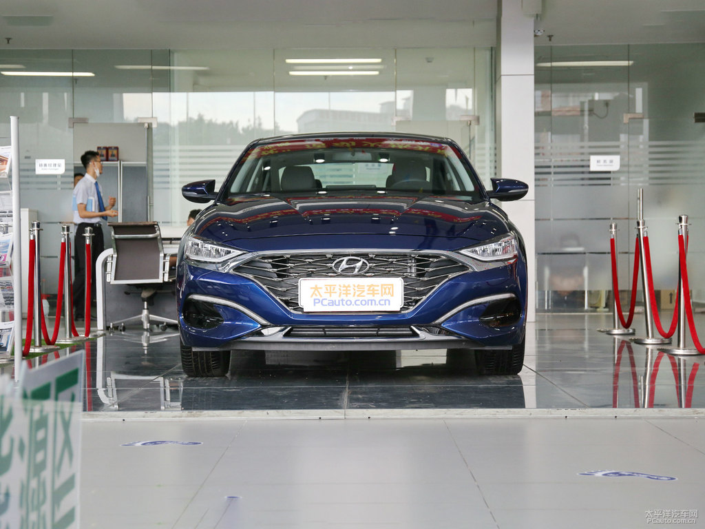 寶石藍(lán)LA FESTA菲斯塔整車外觀外觀圖片