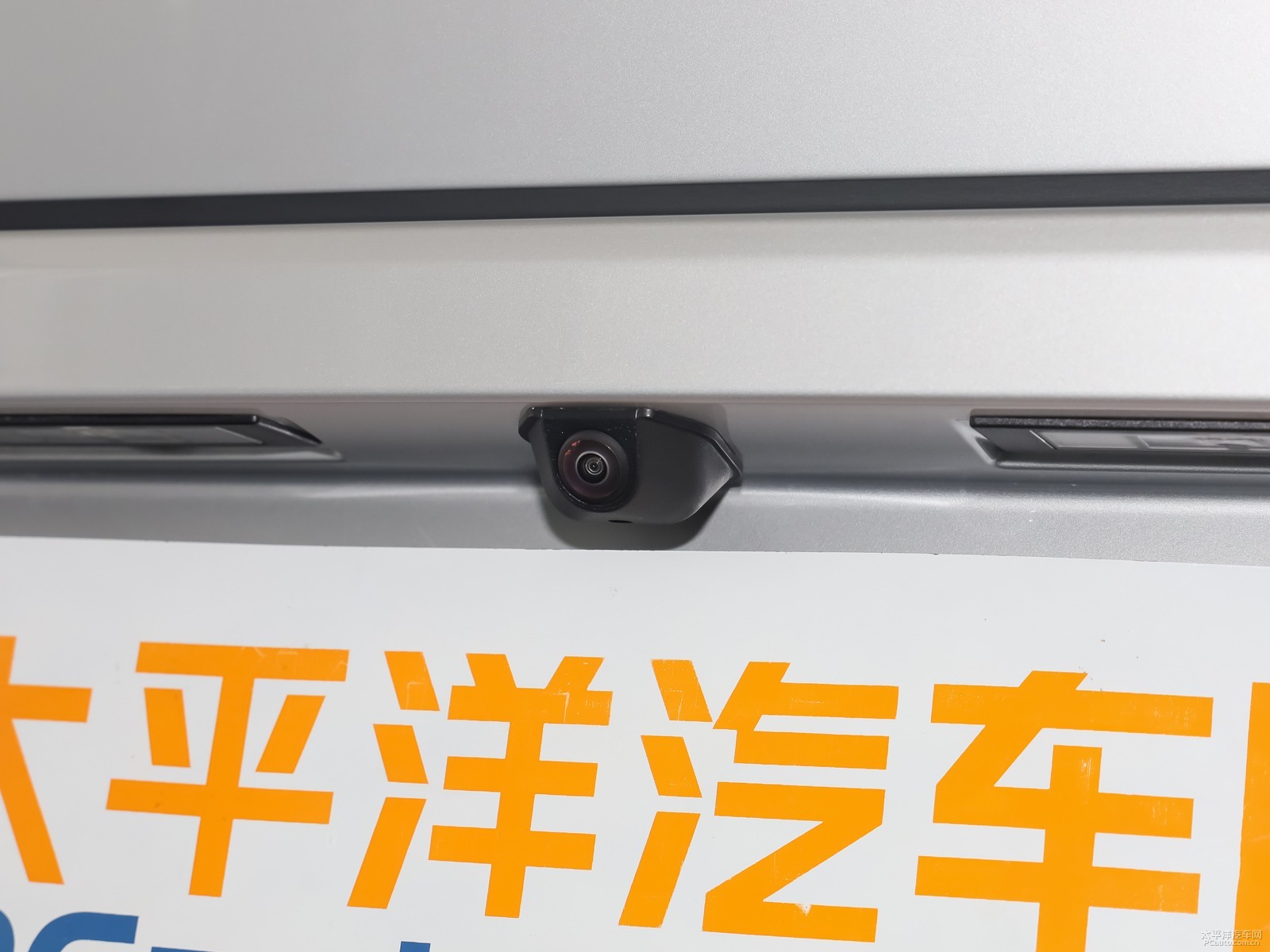 寶馬X4外觀高清大圖