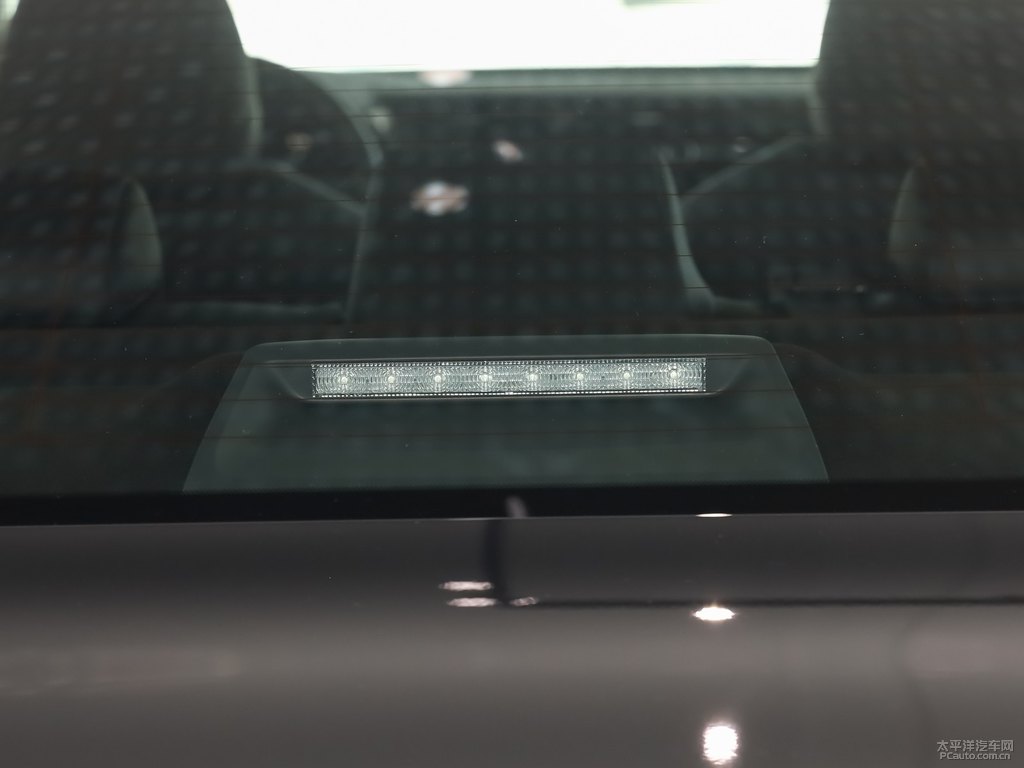 墨晶黑凱美瑞車尾外觀圖片
