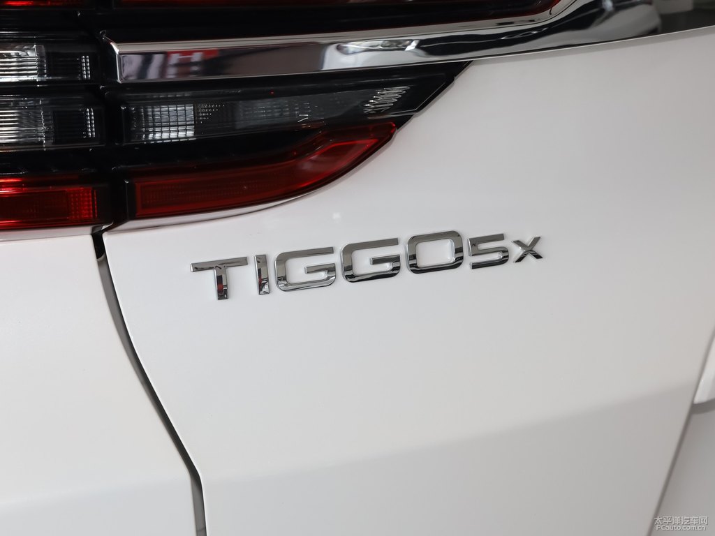 珍珠白瑞虎5x車尾外觀圖片