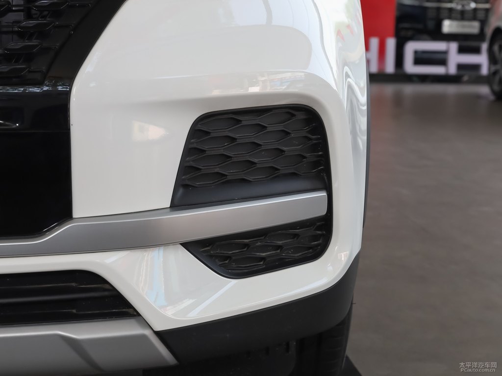 珍珠白瑞虎5x車頭外觀圖片